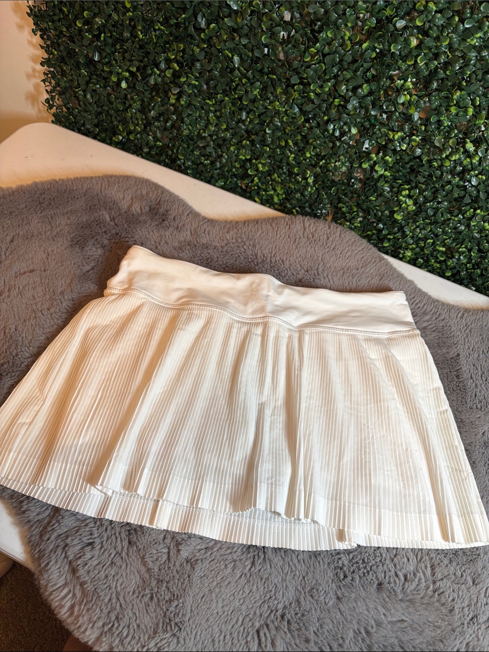 lululemon athletica White Pleated Athletic Skort Size 8